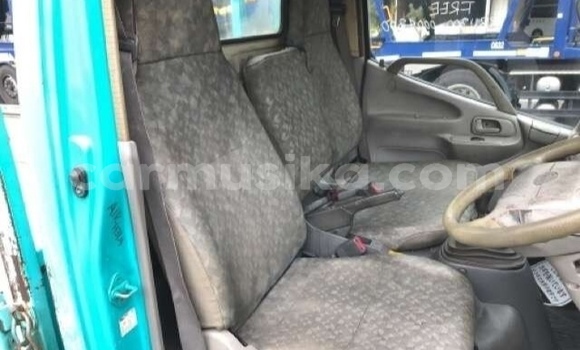 Buy Import Hino 300 Blue Truck in Beitbridge in Matabeleland South Buy Import Hino 300 Blue Truck in Beitbridge in Matabeleland South