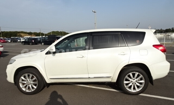 Nunua Ilio tumika Toyota Vanguard Nyeupe Gari ndani ya Beitbridge nchini Matabeleland Kusini Nunua Ilio tumika Toyota Vanguard Nyeupe Gari ndani ya Beitbridge nchini Matabeleland Kusini