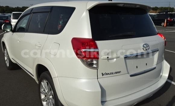 Nunua Ilio tumika Toyota Vanguard Nyeupe Gari ndani ya Beitbridge nchini Matabeleland Kusini Nunua Ilio tumika Toyota Vanguard Nyeupe Gari ndani ya Beitbridge nchini Matabeleland Kusini