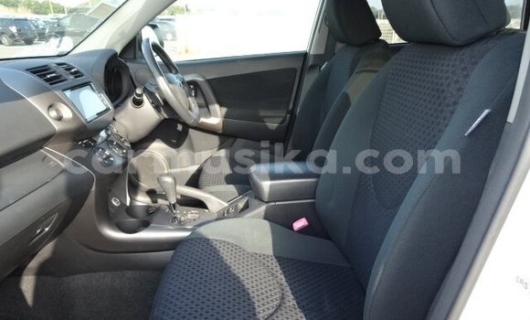 Nunua Ilio tumika Toyota Vanguard Nyeupe Gari ndani ya Beitbridge nchini Matabeleland Kusini Nunua Ilio tumika Toyota Vanguard Nyeupe Gari ndani ya Beitbridge nchini Matabeleland Kusini