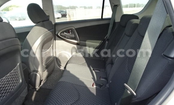 Nunua Ilio tumika Toyota Vanguard Nyeupe Gari ndani ya Beitbridge nchini Matabeleland Kusini Nunua Ilio tumika Toyota Vanguard Nyeupe Gari ndani ya Beitbridge nchini Matabeleland Kusini