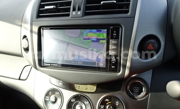 Nunua Ilio tumika Toyota Vanguard Nyeupe Gari ndani ya Beitbridge nchini Matabeleland Kusini Nunua Ilio tumika Toyota Vanguard Nyeupe Gari ndani ya Beitbridge nchini Matabeleland Kusini