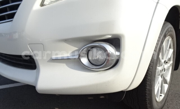 Nunua Ilio tumika Toyota Vanguard Nyeupe Gari ndani ya Beitbridge nchini Matabeleland Kusini Nunua Ilio tumika Toyota Vanguard Nyeupe Gari ndani ya Beitbridge nchini Matabeleland Kusini