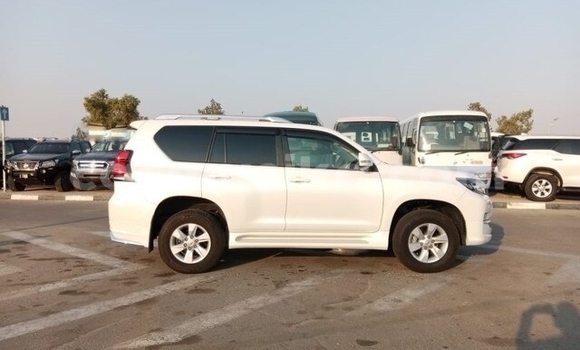 Nunua Ilio tumika Toyota Vanguard Nyeupe Gari ndani ya Beitbridge nchini Matabeleland Kusini Nunua Ilio tumika Toyota Vanguard Nyeupe Gari ndani ya Beitbridge nchini Matabeleland Kusini