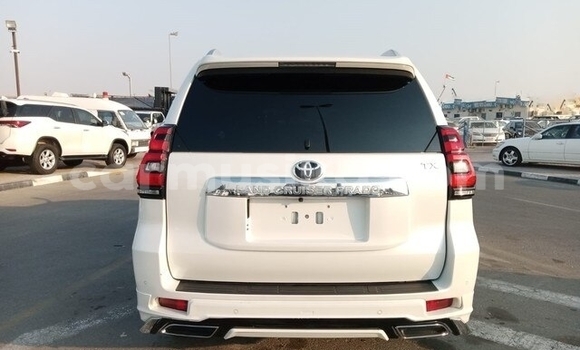 Nunua Ilio tumika Toyota Vanguard Nyeupe Gari ndani ya Beitbridge nchini Matabeleland Kusini Nunua Ilio tumika Toyota Vanguard Nyeupe Gari ndani ya Beitbridge nchini Matabeleland Kusini