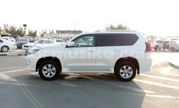 Nunua Ilio tumika Toyota Vanguard Nyeupe Gari ndani ya Beitbridge nchini Matabeleland Kusini Nunua Ilio tumika Toyota Vanguard Nyeupe Gari ndani ya Beitbridge nchini Matabeleland Kusini