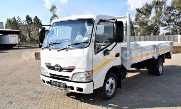 Acheter Occasion Voiture Haima 3 Blanc à Beitbridge, Matabeleland South Acheter Occasion Voiture Haima 3 Blanc à Beitbridge, Matabeleland South
