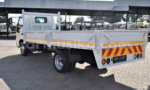 Acheter Occasion Voiture Haima 3 Blanc à Beitbridge, Matabeleland South Acheter Occasion Voiture Haima 3 Blanc à Beitbridge, Matabeleland South