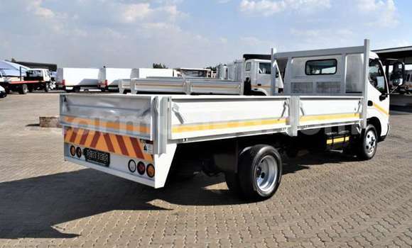 Acheter Occasion Voiture Haima 3 Blanc à Beitbridge, Matabeleland South Acheter Occasion Voiture Haima 3 Blanc à Beitbridge, Matabeleland South