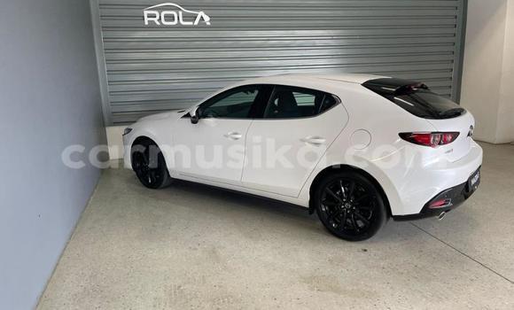 Acheter Occasion Voiture Mazda 3 Blanc à Beitbridge, Matabeleland South Acheter Occasion Voiture Mazda 3 Blanc à Beitbridge, Matabeleland South