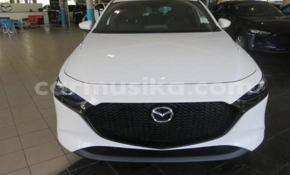 Nunua Ilio tumika Mazda 3 Nyeupe Gari ndani ya Beitbridge nchini Matabeleland Kusini