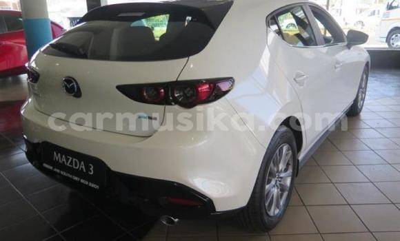 Acheter Occasion Voiture Mazda 3 Blanc à Beitbridge, Matabeleland South Acheter Occasion Voiture Mazda 3 Blanc à Beitbridge, Matabeleland South