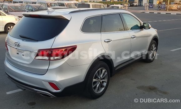 Tenga Imported Hyundai Santa Fe Zvimwe Mota in Import - Dubai in Harare Tenga Imported Hyundai Santa Fe Zvimwe Mota in Import - Dubai in Harare