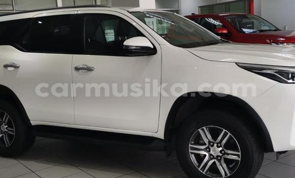 Tenga Tsaru Toyota Fortuner Chena Mota in Beitbridge in Matabeleland South Tenga Tsaru Toyota Fortuner Chena Mota in Beitbridge in Matabeleland South