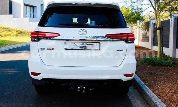Buy Used Toyota Fortuner White Car in Beitbridge in Matabeleland South Buy Used Toyota Fortuner White Car in Beitbridge in Matabeleland South