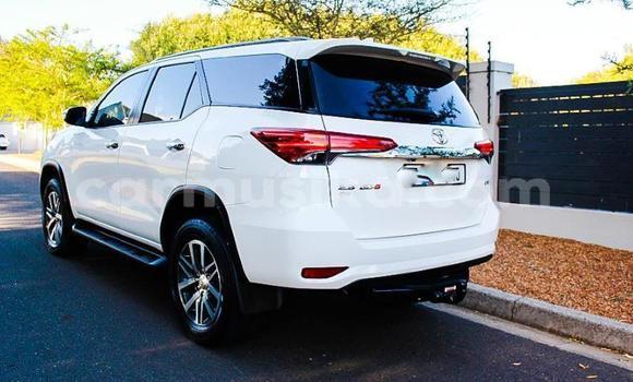 Buy Used Toyota Fortuner White Car in Beitbridge in Matabeleland South Buy Used Toyota Fortuner White Car in Beitbridge in Matabeleland South