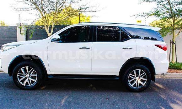 Buy Used Toyota Fortuner White Car in Beitbridge in Matabeleland South Buy Used Toyota Fortuner White Car in Beitbridge in Matabeleland South