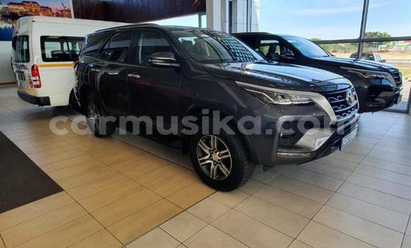 Buy Used Toyota Fortuner Black Car in Beitbridge in Matabeleland South