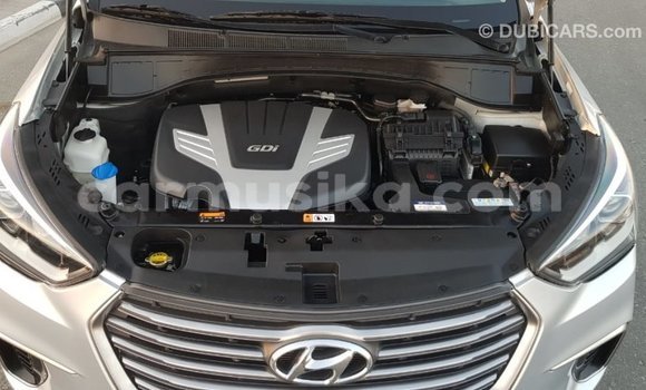 Tenga Imported Hyundai Santa Fe Zvimwe Mota in Import - Dubai in Harare Tenga Imported Hyundai Santa Fe Zvimwe Mota in Import - Dubai in Harare