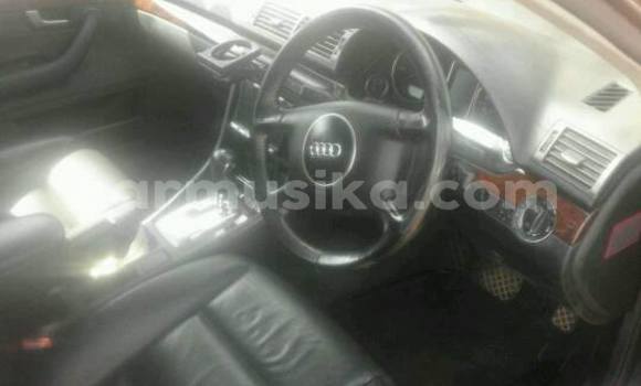 Nunua Ilio tumika Audi A4 Fedha Gari ndani ya Alexandra Park nchini Harare
