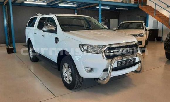 Nunua Ilio tumika FORD MUSTANG Nyeupe Gari ndani ya Beitbridge nchini Matabeleland Kusini Nunua Ilio tumika FORD MUSTANG Nyeupe Gari ndani ya Beitbridge nchini Matabeleland Kusini