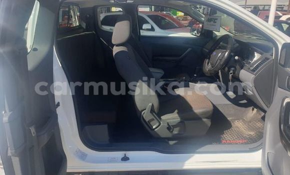 Nunua Ilio tumika Ford Ranger Nyeupe Gari ndani ya Beitbridge nchini Matabeleland Kusini Nunua Ilio tumika Ford Ranger Nyeupe Gari ndani ya Beitbridge nchini Matabeleland Kusini