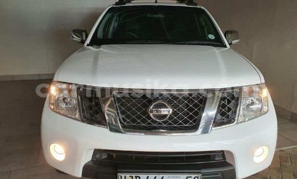 Tenga Tsaru Nissan Navara Chena Mota in Beitbridge in Matabeleland South Tenga Tsaru Nissan Navara Chena Mota in Beitbridge in Matabeleland South