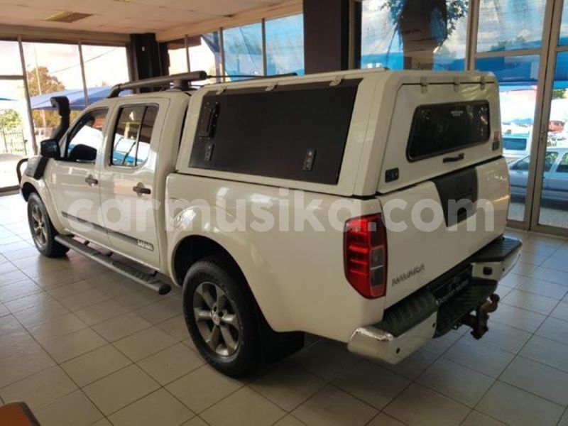 Big with watermark nissan navara matabeleland south beitbridge 28537