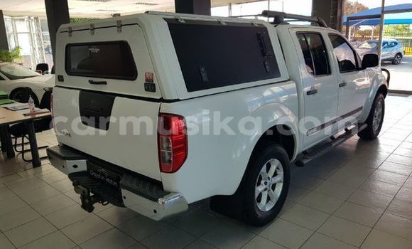 Nunua Ilio tumika Nissan Navara Nyeupe Gari ndani ya Beitbridge nchini Matabeleland Kusini Nunua Ilio tumika Nissan Navara Nyeupe Gari ndani ya Beitbridge nchini Matabeleland Kusini