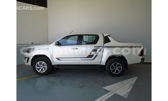 Tenga Imported Toyota Hilux Chena Mota in Import - Dubai in Harare Tenga Imported Toyota Hilux Chena Mota in Import - Dubai in Harare