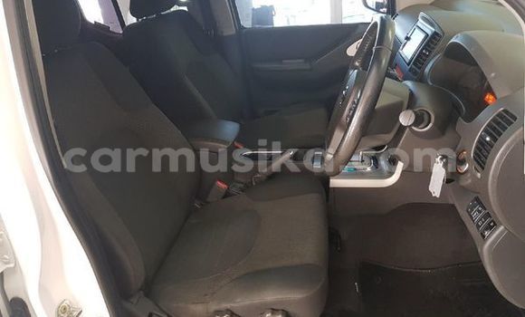 Nunua Ilio tumika Nissan Navara Nyeupe Gari ndani ya Beitbridge nchini Matabeleland Kusini Nunua Ilio tumika Nissan Navara Nyeupe Gari ndani ya Beitbridge nchini Matabeleland Kusini