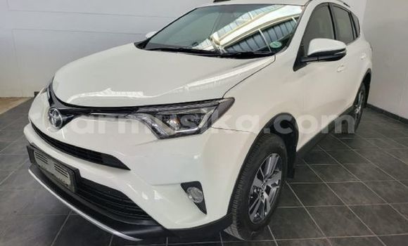 Buy Used Toyota RAV4 White Car in Beitbridge in Matabeleland South