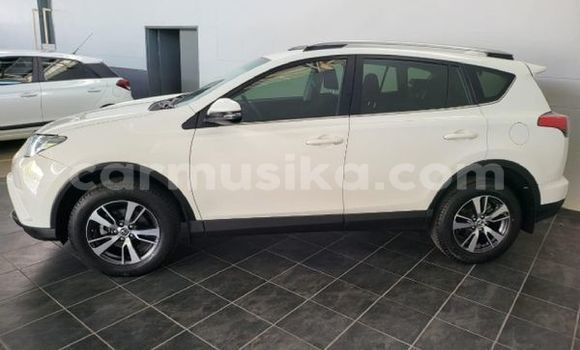 Acheter Occasion Voiture Toyota RAV4 Blanc à Beitbridge, Matabeleland South Acheter Occasion Voiture Toyota RAV4 Blanc à Beitbridge, Matabeleland South