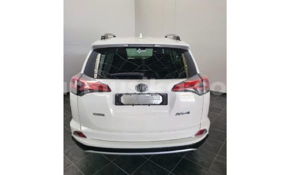 Acheter Occasion Voiture Toyota RAV4 Blanc à Beitbridge, Matabeleland South Acheter Occasion Voiture Toyota RAV4 Blanc à Beitbridge, Matabeleland South