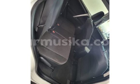 Acheter Occasion Voiture Toyota RAV4 Blanc à Beitbridge, Matabeleland South Acheter Occasion Voiture Toyota RAV4 Blanc à Beitbridge, Matabeleland South