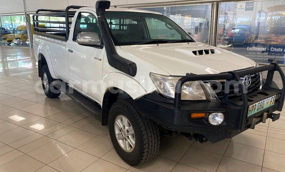 Nunua Ilio tumika Toyota Hilux Nyeupe Gari ndani ya Beitbridge nchini Matabeleland Kusini