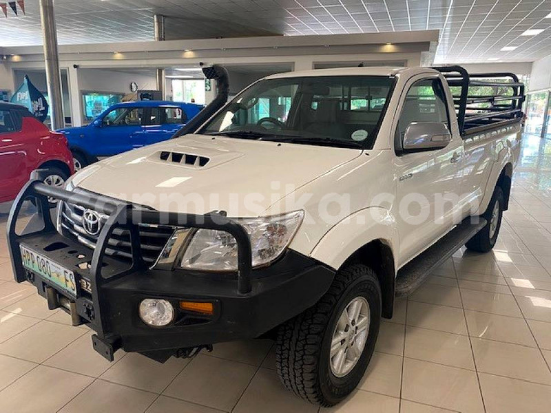 Big with watermark toyota hilux matabeleland south beitbridge 28540