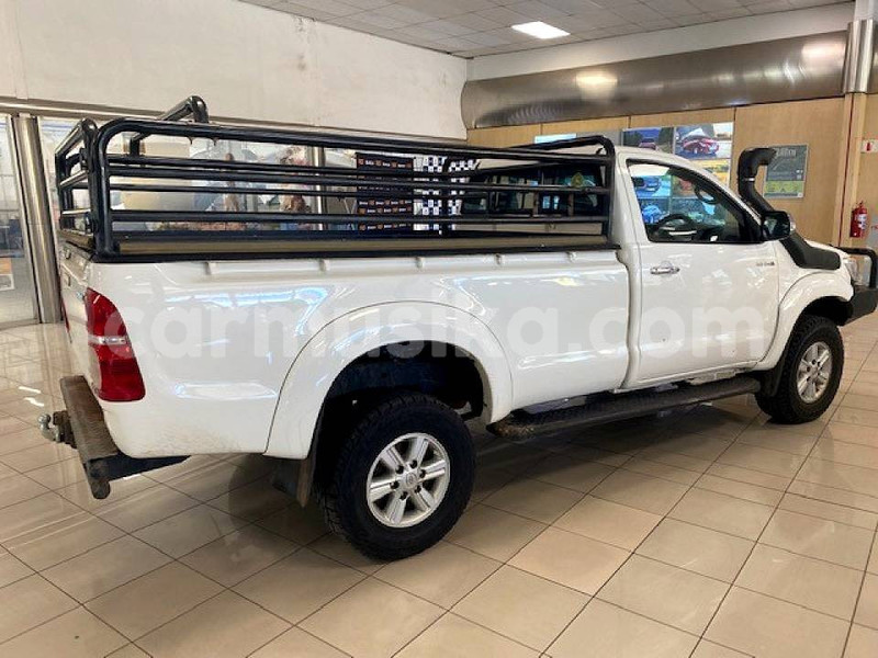 Big with watermark toyota hilux matabeleland south beitbridge 28540