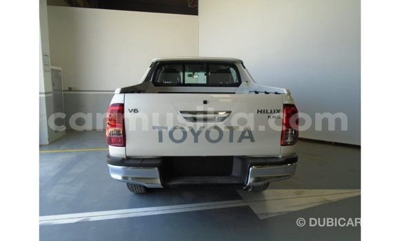 Tenga Imported Toyota Hilux Chena Mota in Import - Dubai in Harare Tenga Imported Toyota Hilux Chena Mota in Import - Dubai in Harare