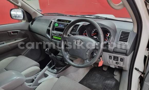 Acheter Occasion Voiture Toyota Hilux Blanc à Beitbridge, Matabeleland South Acheter Occasion Voiture Toyota Hilux Blanc à Beitbridge, Matabeleland South