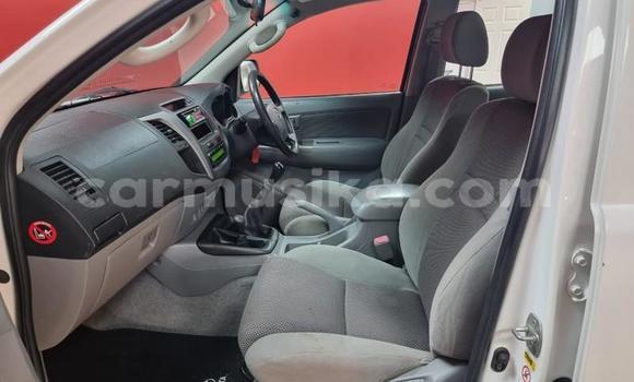 Acheter Occasion Voiture Toyota Hilux Blanc à Beitbridge, Matabeleland South Acheter Occasion Voiture Toyota Hilux Blanc à Beitbridge, Matabeleland South