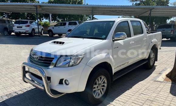 Buy Used Toyota Hilux White Car in Beitbridge in Matabeleland South Buy Used Toyota Hilux White Car in Beitbridge in Matabeleland South