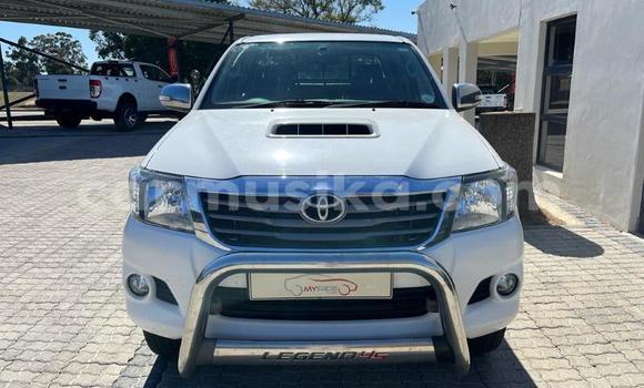 Buy Used Toyota Hilux White Car in Beitbridge in Matabeleland South Buy Used Toyota Hilux White Car in Beitbridge in Matabeleland South