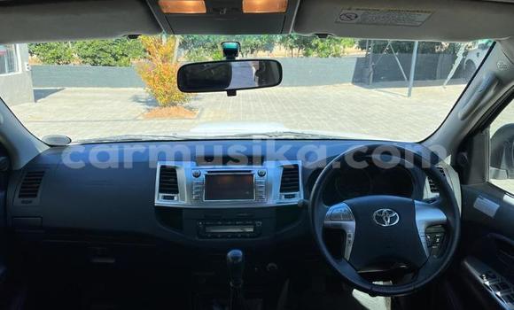 Buy Used Toyota Hilux White Car in Beitbridge in Matabeleland South Buy Used Toyota Hilux White Car in Beitbridge in Matabeleland South