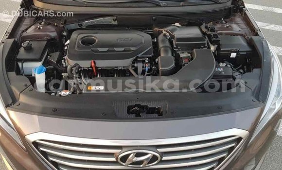 Acheter Import Voiture Hyundai Sonata Marron à Import - Dubai, Harare Acheter Import Voiture Hyundai Sonata Marron à Import - Dubai, Harare