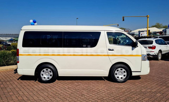 Buy Used Toyota Aqua White Car in Beitbridge in Matabeleland South