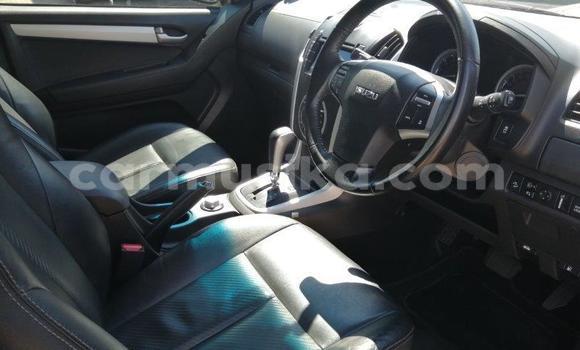 Acheter Occasion Voiture Isuzu KB Blanc à Beitbridge, Matabeleland South Acheter Occasion Voiture Isuzu KB Blanc à Beitbridge, Matabeleland South