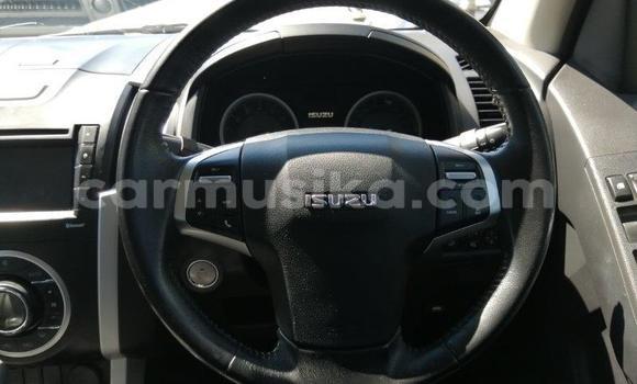 Acheter Occasion Voiture Isuzu KB Blanc à Beitbridge, Matabeleland South Acheter Occasion Voiture Isuzu KB Blanc à Beitbridge, Matabeleland South