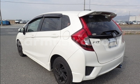 Buy Used Honda Fit White Car in Beitbridge in Matabeleland South