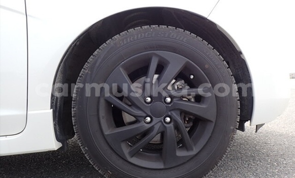 Acheter Occasion Voiture Honda Fit Blanc à Beitbridge, Matabeleland South Acheter Occasion Voiture Honda Fit Blanc à Beitbridge, Matabeleland South